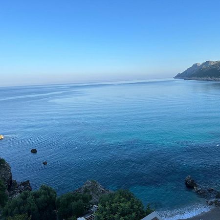 Villa Blue Bay Добра вода Екстериор снимка