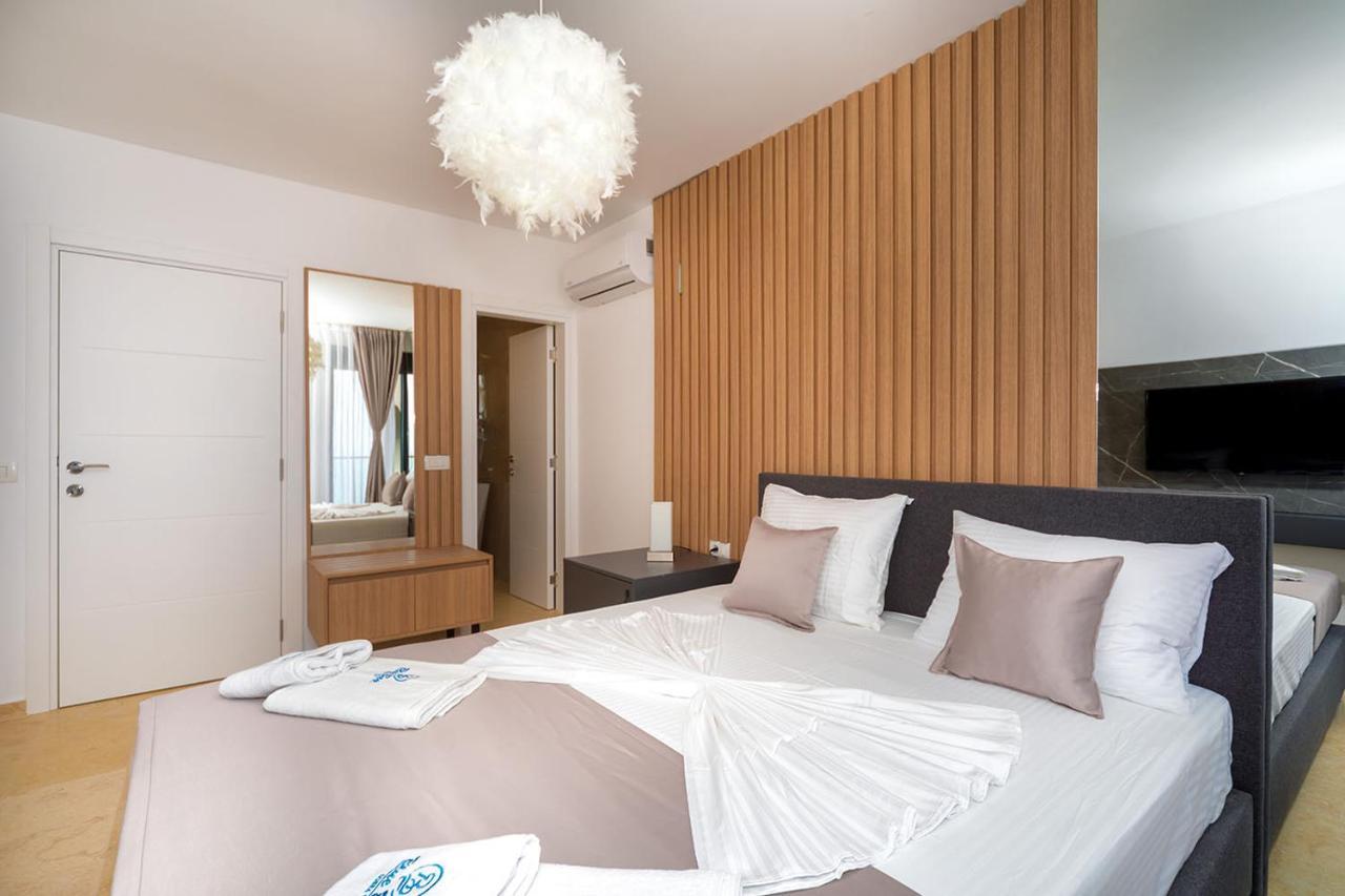 Villa Blue Bay Добра вода Екстериор снимка