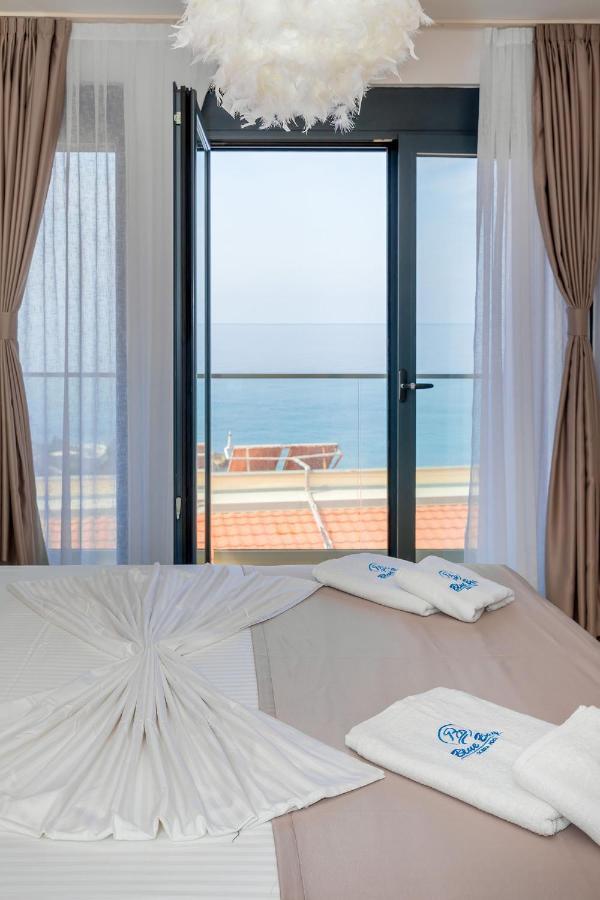 Villa Blue Bay Добра вода Екстериор снимка