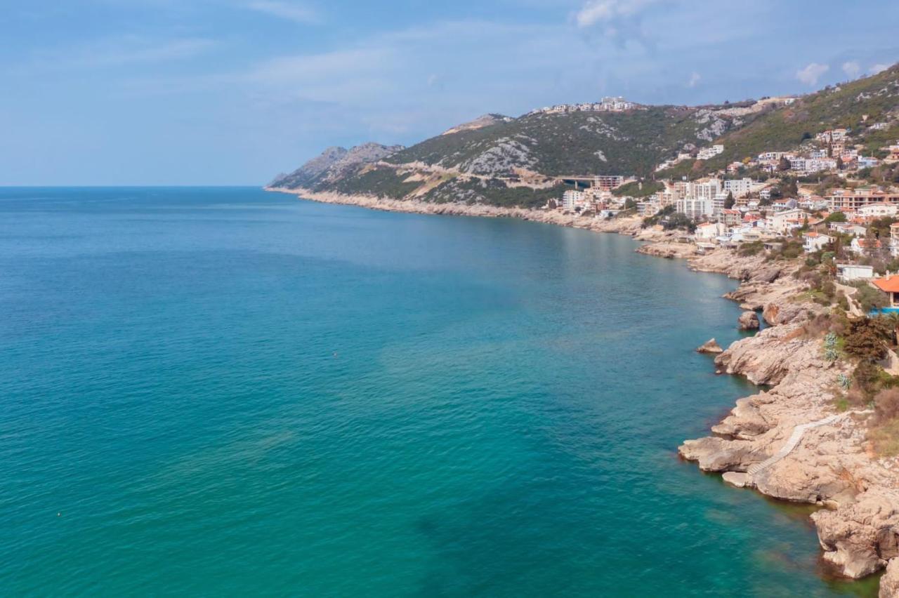 Villa Blue Bay Добра вода Екстериор снимка