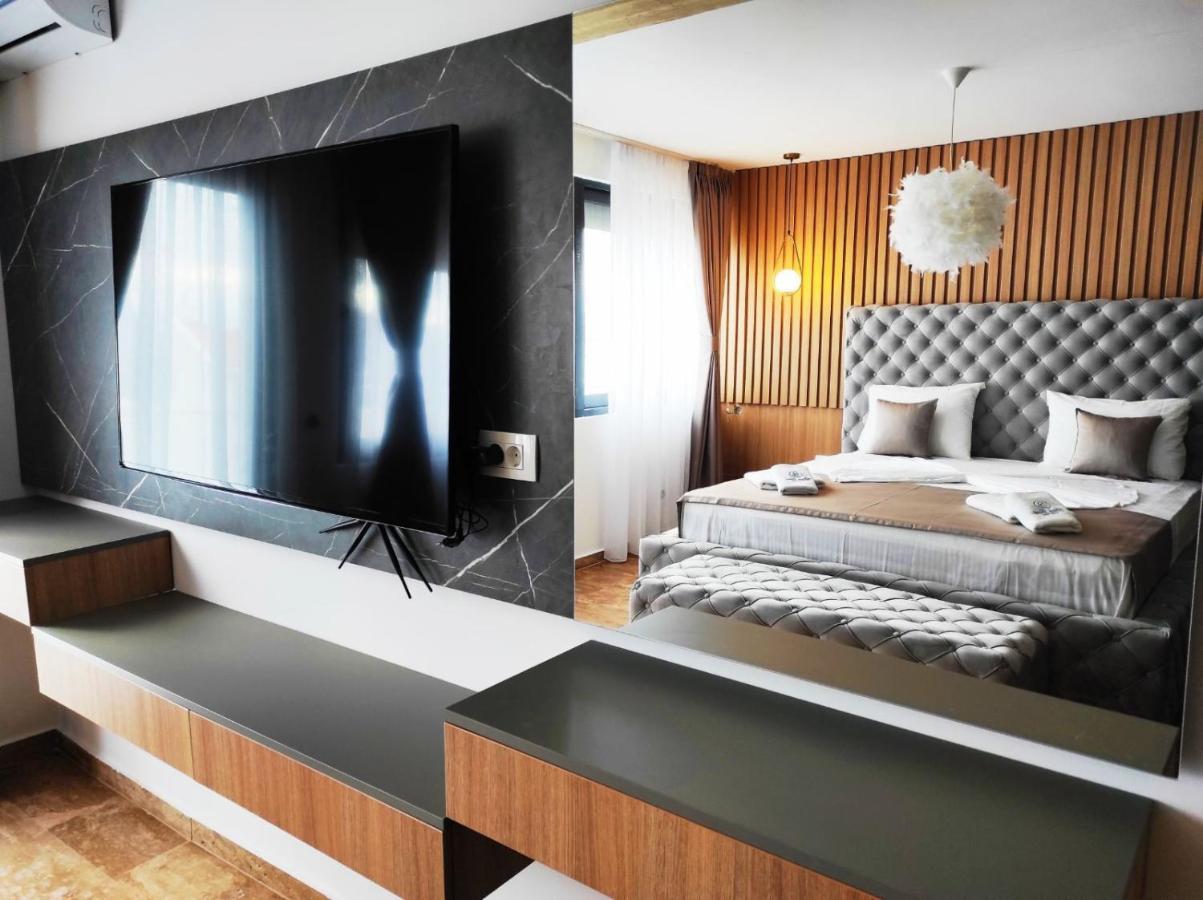 Villa Blue Bay Добра вода Екстериор снимка