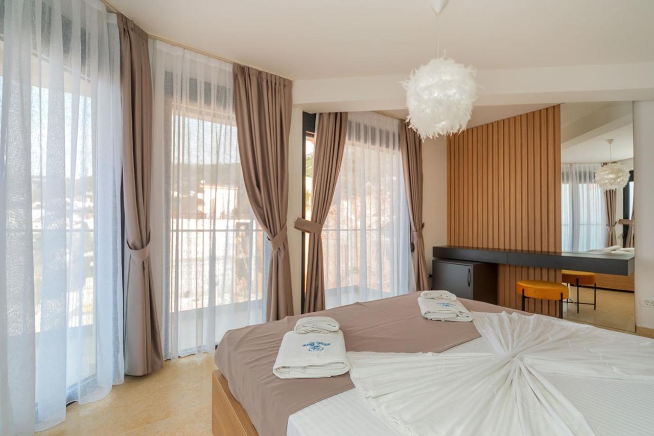 Villa Blue Bay Добра вода Екстериор снимка