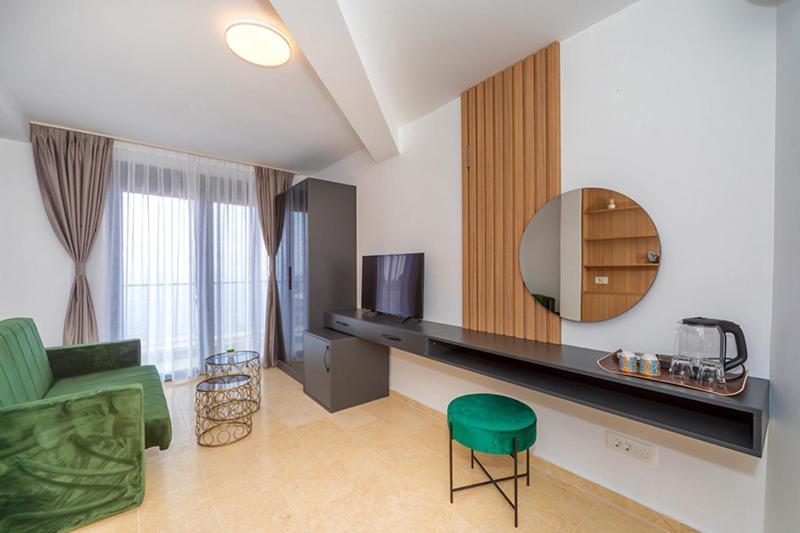Villa Blue Bay Добра вода Екстериор снимка