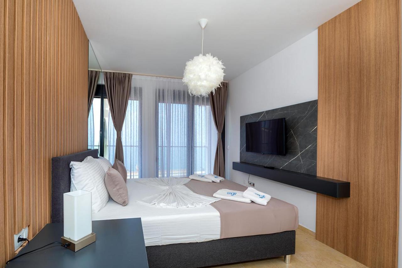 Villa Blue Bay Добра вода Екстериор снимка