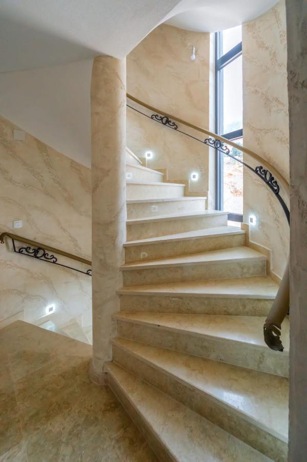 Villa Blue Bay Добра вода Екстериор снимка
