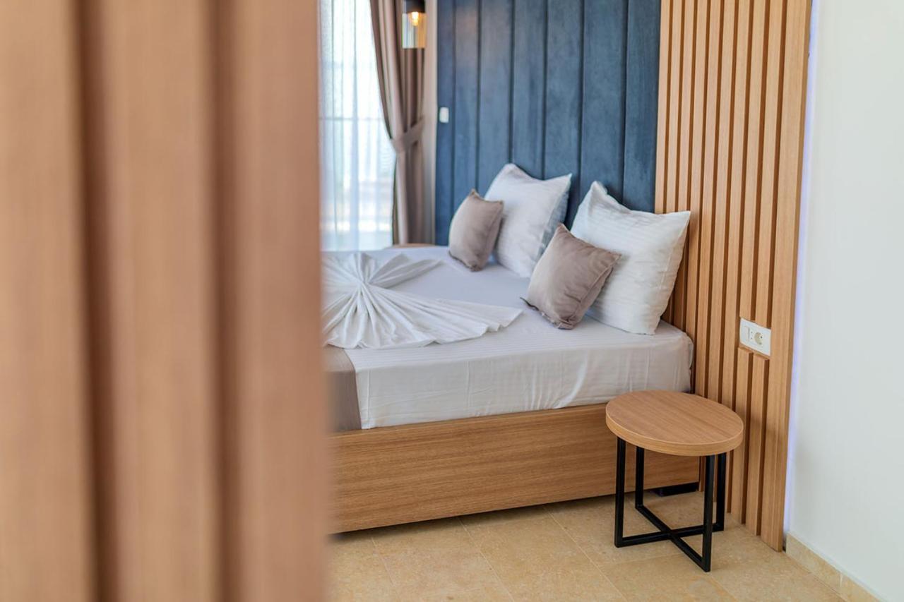 Villa Blue Bay Добра вода Екстериор снимка