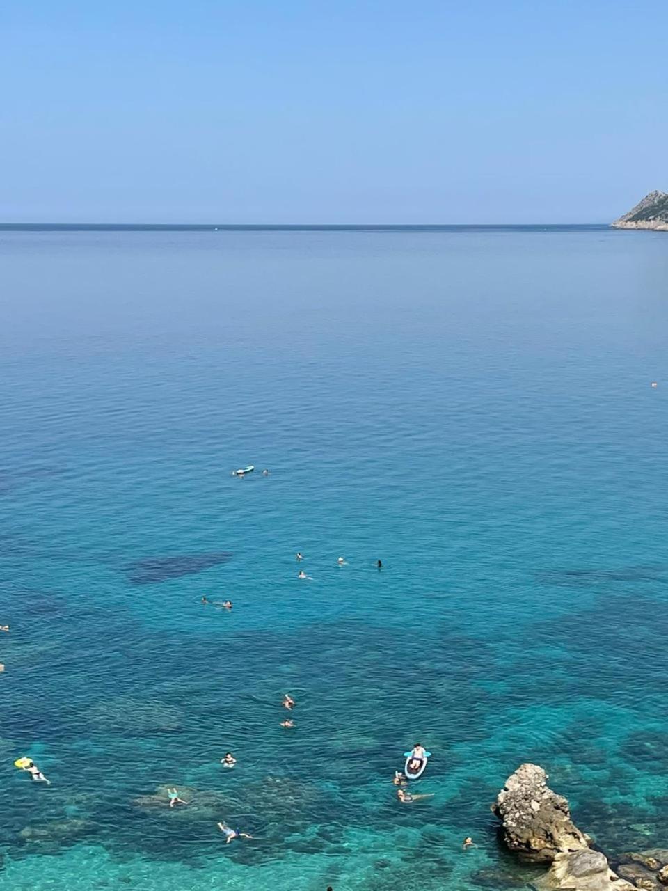 Villa Blue Bay Добра вода Екстериор снимка