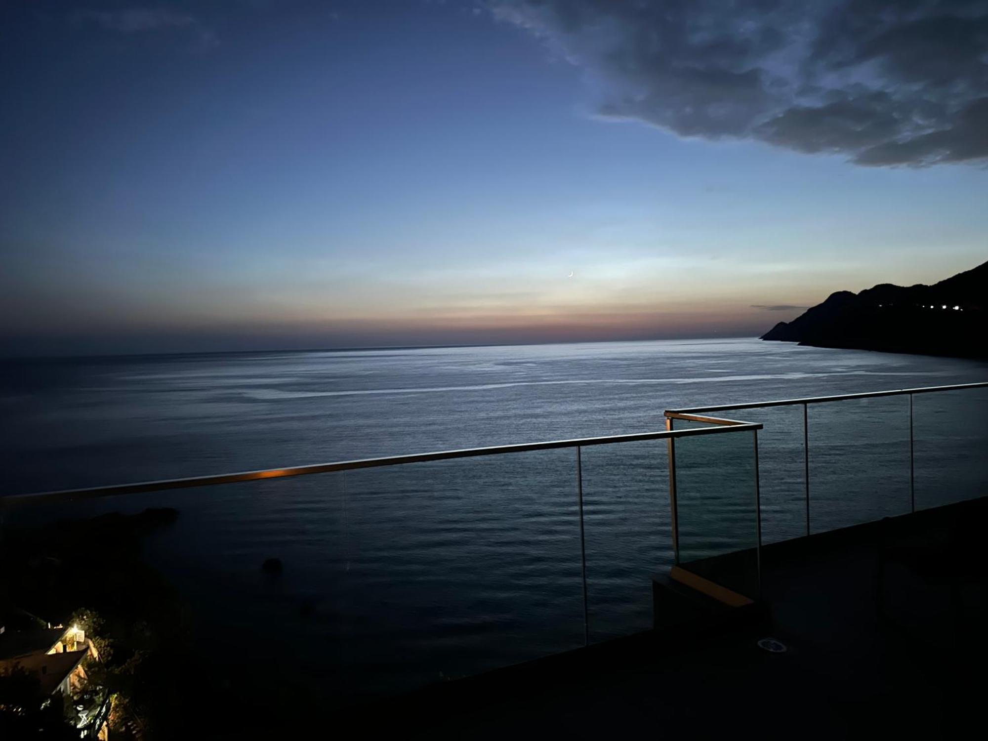 Villa Blue Bay Добра вода Екстериор снимка