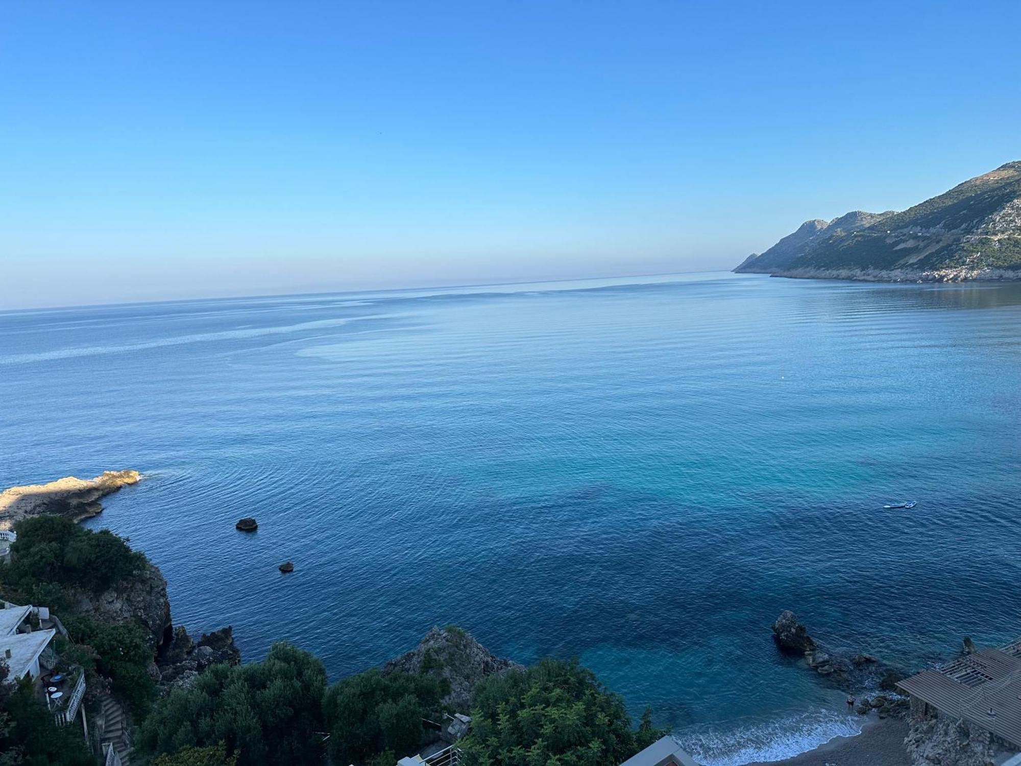 Villa Blue Bay Добра вода Екстериор снимка